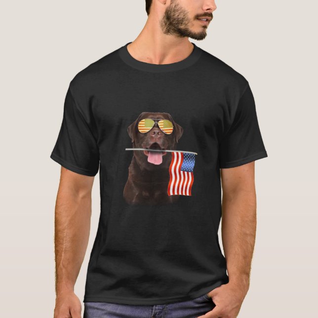 Camiseta Pão Cão| Chocolate Labrador EUA Flag (Frente)