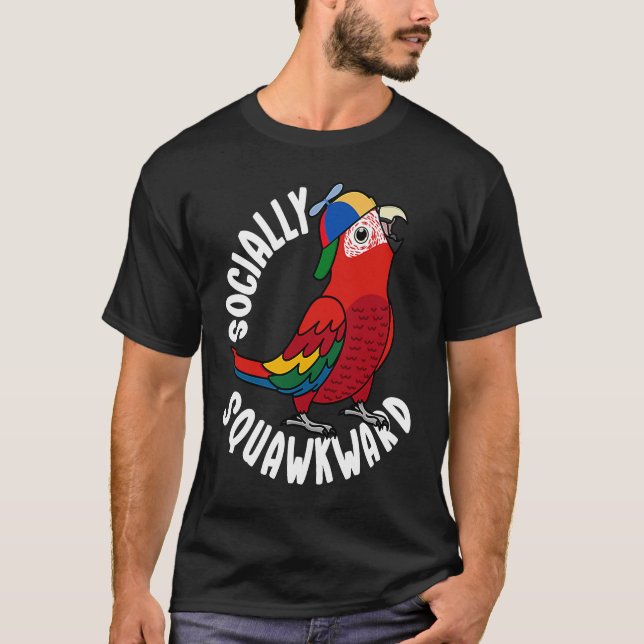 Camiseta Papagaio Scarlet Macaw Socialmente Envergonhado (Frente)