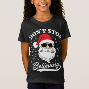 Camiseta Papai Noel não pára de acreditar em Natal engraçad