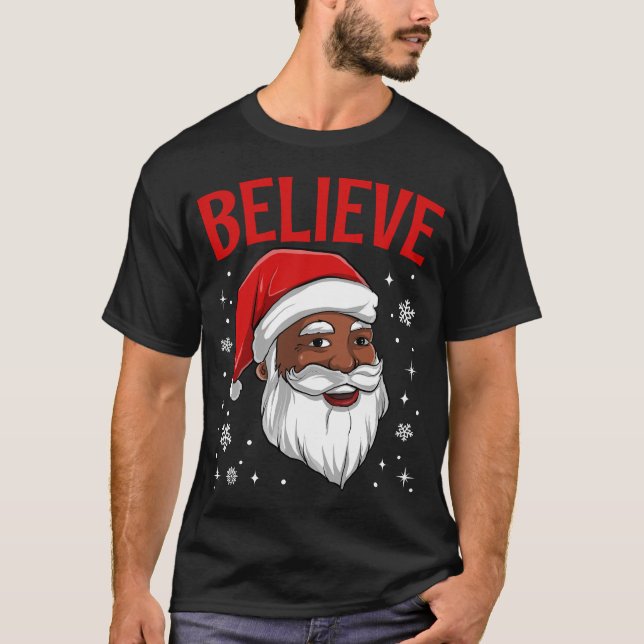 Camiseta Papais noeis Afro-americanos de Natal Negro acredi (Frente)