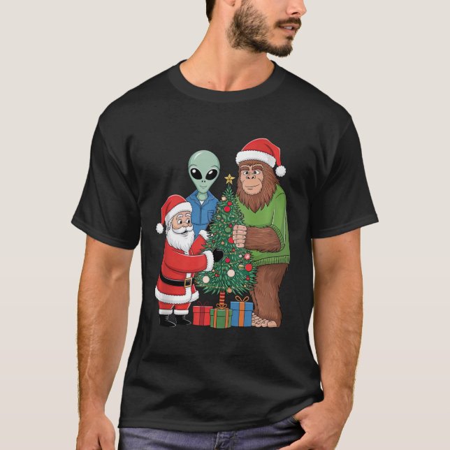 Camiseta Papais noeis Engraçados Alienígena Bigfoot Decoran (Frente)