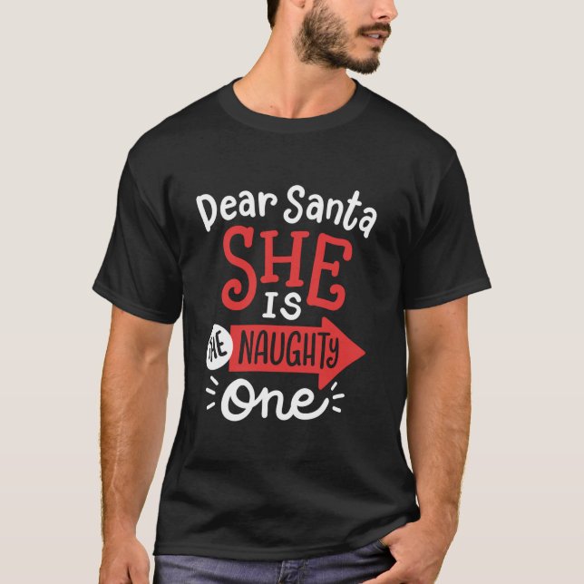 Camiseta Papais noeis Engraçados Ela é a travessa de Natal  (Frente)