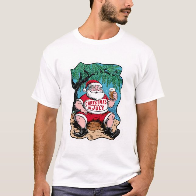 Camiseta Papais noeis Festivos Aproveitando Cerveja Sob Árv (Frente)