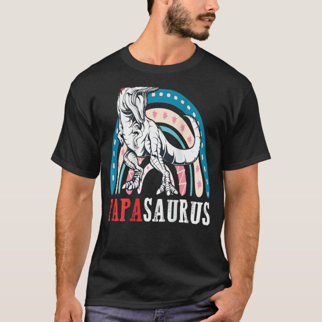 Camiseta Papasauro Rex Dinossaur Papa Saurus Rainbow Pai (Frente)