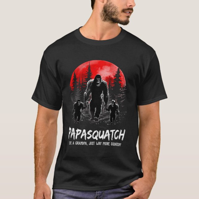 Camiseta Papasquatch Como Um Vovô Muito Mais Escamudo (Frente)