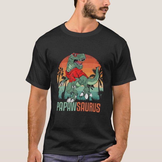 Camiseta Papawsaurus T Rex Papaw Saurus Dinossaur Vestindo  (Frente)