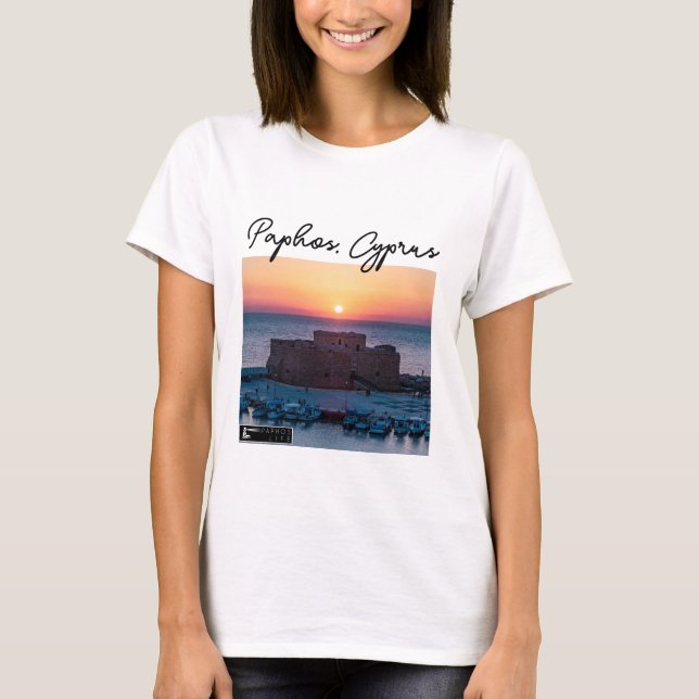 Camiseta Paphos Castle Sunset e Assinatura (Frente)
