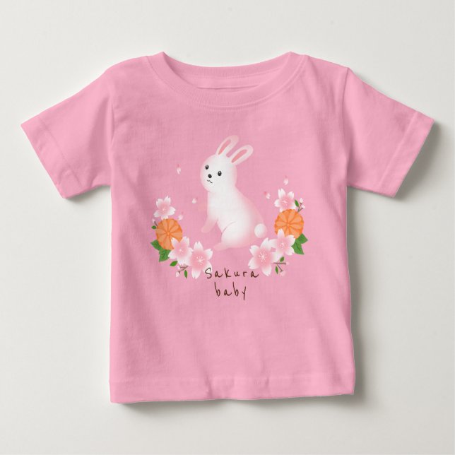 Camiseta Para Bebê 可愛い桜と白うさぎ ピンク 日本 和風 cherry blossoms (Frente)