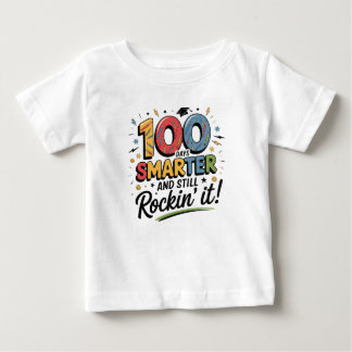 Camiseta Para Bebê 100 Dias Mais Inteligente e Ainda Rockeando