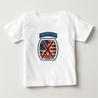 Camiseta Para Bebê 10o divisão patriótica retro da montanha
