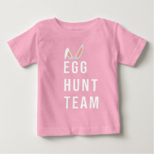 Camiseta Para Bebê A Páscoa da equipe de caça aos ovos, ele é pás