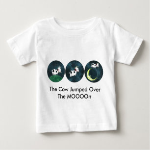 Camiseta Para Bebê A Vaca Saltou Sobre A MOOO