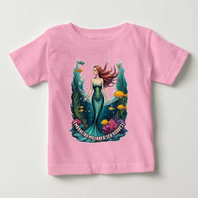 Camiseta Para Bebê Abraçando Minha Deusa Do Mar Interior - Sereia (Frente)
