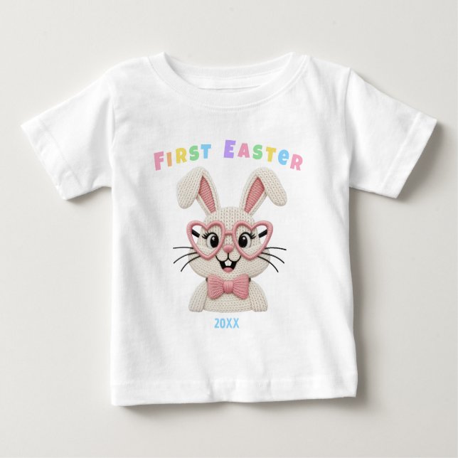 Camiseta Para Bebê Adorável Menina Bebê Primeiro Coelho de Páscoa (Frente)