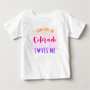Camiseta Para Bebê Alguém No Colorado Me Ama Map Baby T shirt