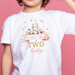 Camiseta Para Bebê Algum Coelhinho está Fazendo Dois 2º Aniversário