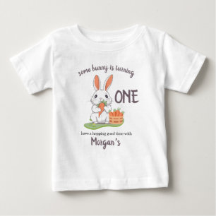 Camiseta Para Bebê Algum Coelhinho Faz Um Aniversário de 1 Ano de Men