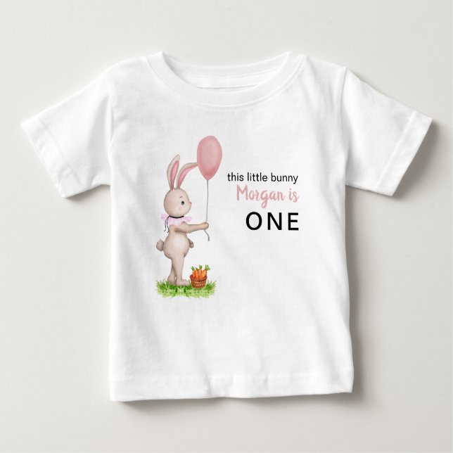 Camiseta Para Bebê Alguns coelhos são um primeiro aniversario de balã (Frente)