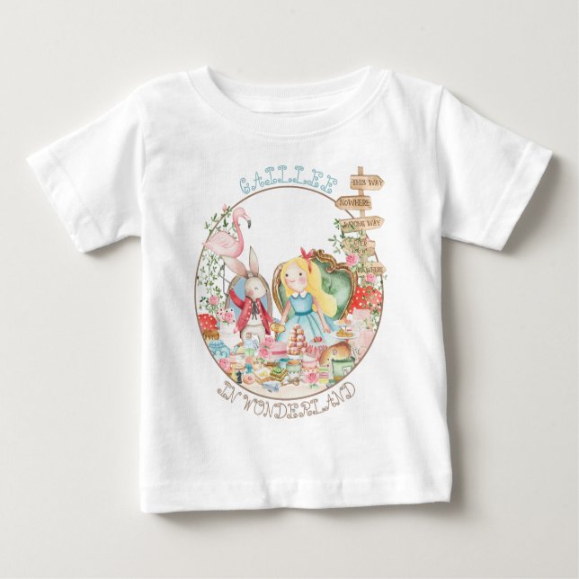Camiseta Para Bebê Alice Adventures em Woderland Birthday Tea Party (Frente)