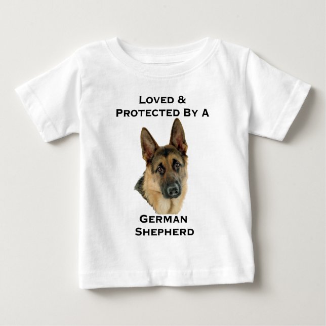 Camiseta Para Bebê Amado & protegido por um german shepherd (Frente)