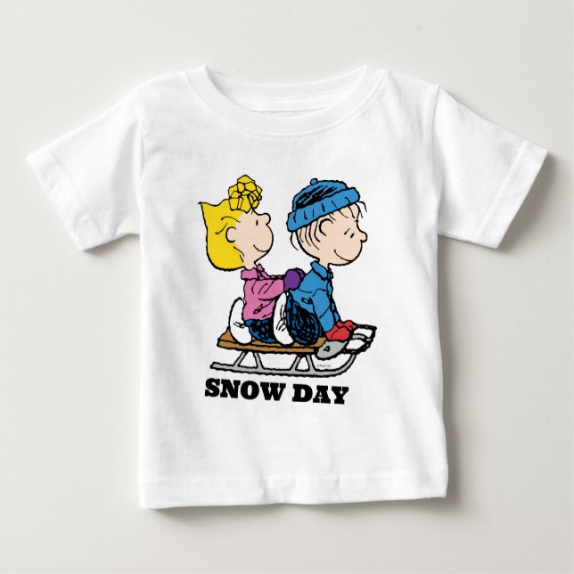 Camiseta Para Bebê Amendoins | Sally & Linus Sled Riding (Frente)