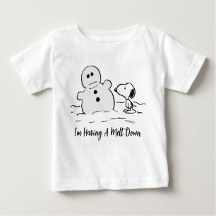 Camiseta Para Bebê Amendoins Snoopy constrói um boneco de neve