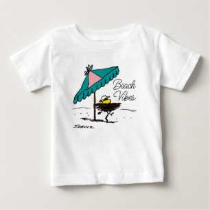 Camiseta Para Bebê Amendoins Woodstock na praia