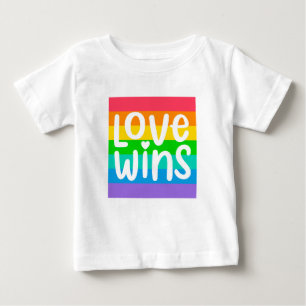 Camiseta Para Bebê Amor vence