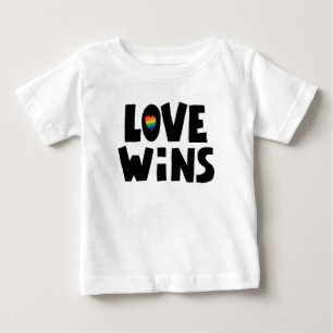 Camiseta Para Bebê Amor vence