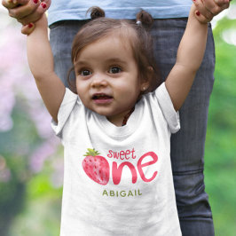 Camiseta Para Bebê Aniversário de 1 Ano Morango Doce Personalizado