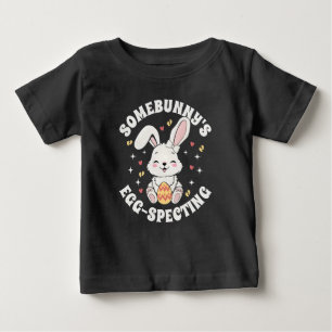 Camiseta Para Bebê Anúncio de Gravidez Esperado pelo Coelhinh@  