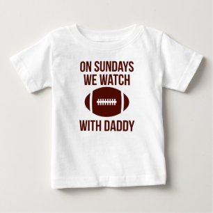 Camiseta Para Bebê Aos Domingos Assistimos Ao Futebol Com Pai