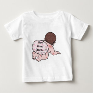 Camiseta Para Bebê Aqui Vem Trouble Baby