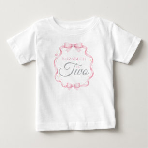 Camiseta Para Bebê Arco Rosa Coquette Elizabeth está com Dois 2º Aniv