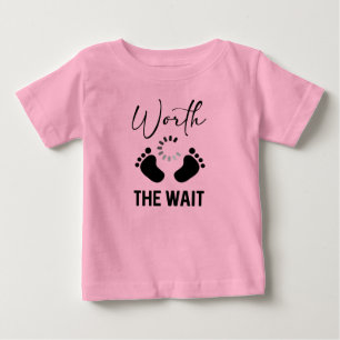 Camiseta Para Bebê Arte com palavra de espera de menina bebê fofa val