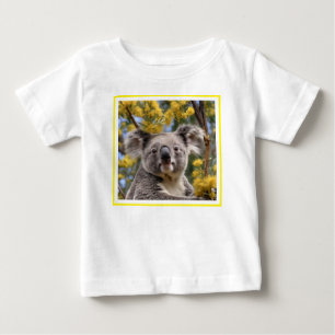 Camiseta Para Bebê Árvore De Bovinos Flor Amarelo Com Uma Koala,