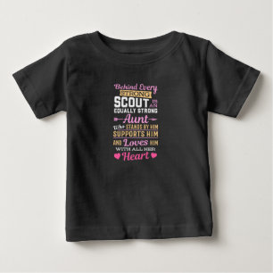 Camiseta Para Bebê Atrás Do Escoteiro É Uma Tia Forte