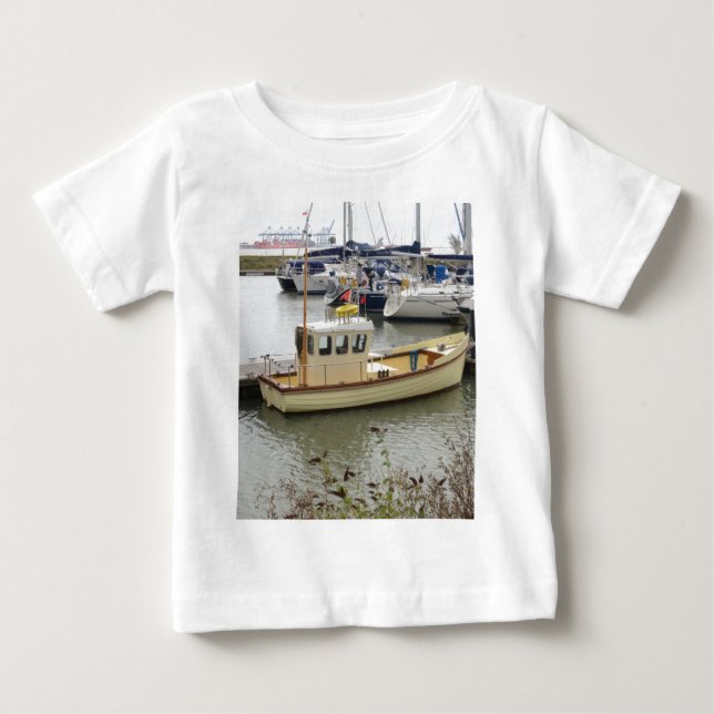 Camiseta Para Bebê Barco Moderno Estilo Tradicional (Frente)