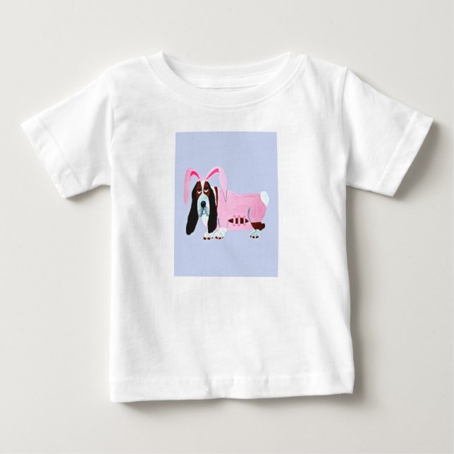 Camiseta Para Bebê Basset Hound com Fantasia de Coelho (Frente)