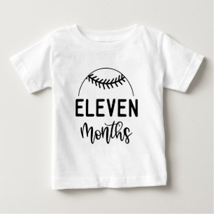 Camiseta Para Bebê Bebê de Onze Meses de Beisebol Marco -