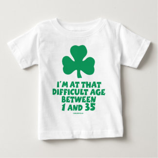 Camiseta Para Bebê Bebê irlandês - eu estou nessa idade difícil…
