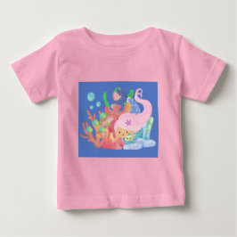 Camiseta Para Bebê Bela sirene de CABELOS ROSAS brincando abraçando u