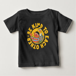 Camiseta Para Bebê Bert e Ernie   Ser gentis entre si