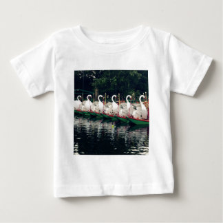 Camiseta Para Bebê Boats Swan em Jardins Públicos de Boston