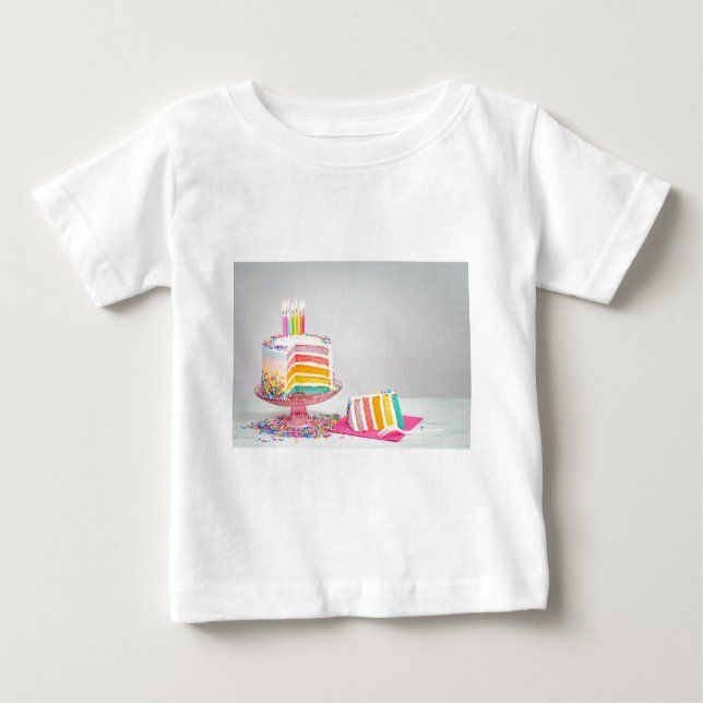 Camiseta Para Bebê Bolo de Aniversário do Arco-íris (Frente)