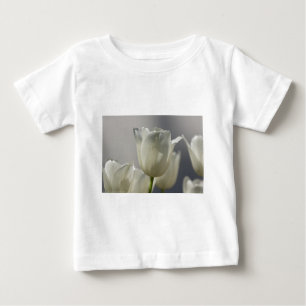Camiseta Para Bebê Bonitas Tulipas Primavera brancas