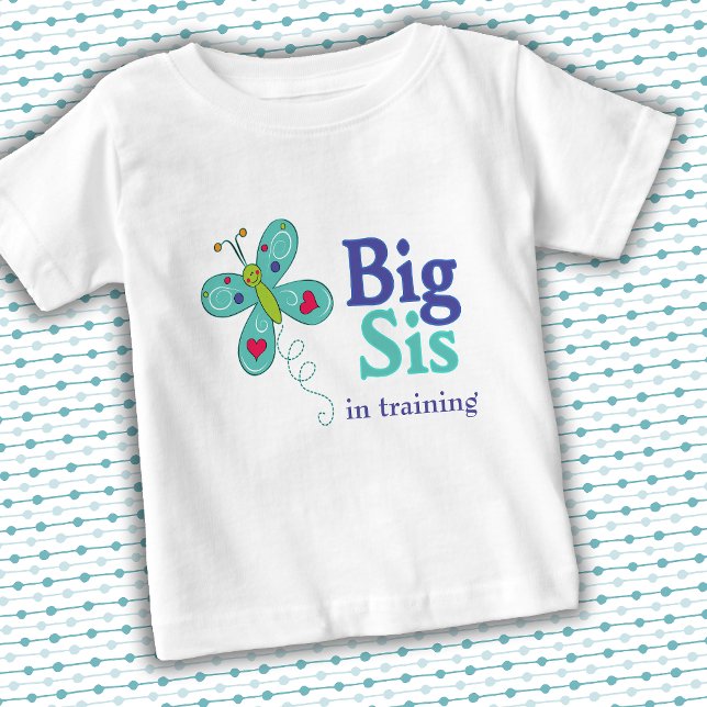 Camiseta Para Bebê Borboleta Branca Grande Sis (Replace "in training" with a name or other text of your choosing.)