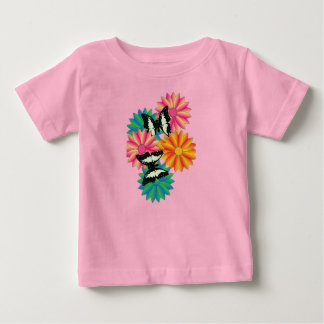 Camiseta Para Bebê Borboletas e flores
