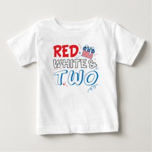 Camiseta Para Bebê branco vermelho e dois dias 4 de julho, aniversár