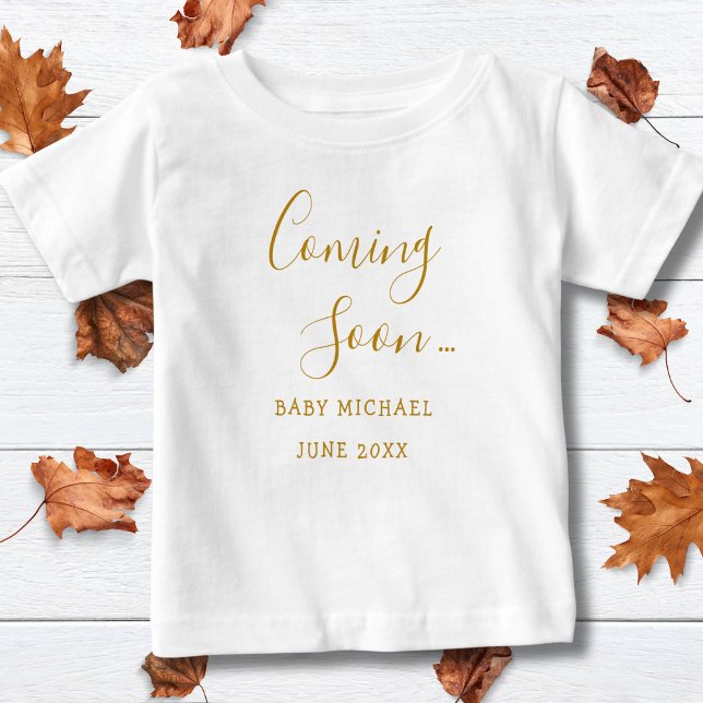 Camiseta Para Bebê Brevemente Anúncio de Gravidez de Script Dourado (Criador carregado)